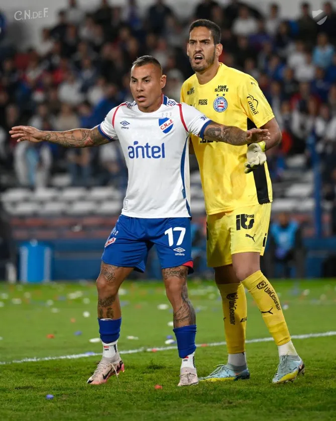 Eduardo Vargas fue titular ante Bahía en la fecha 2 de la Copa Libertadores en su fase de grupos.