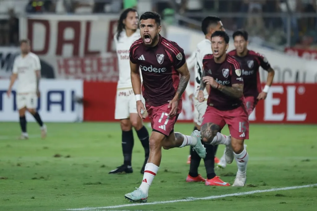 Paulo Díaz celebró así su gol a Universitario de Lima. (Daniel Apuy/Getty Images).