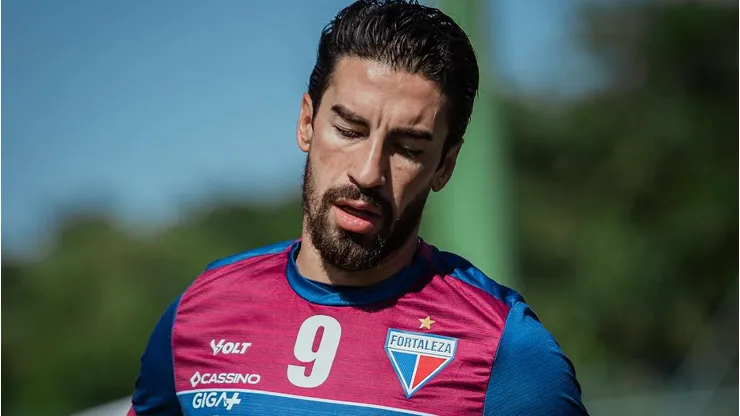 Fortaleza le amarga el regreso al Estadio Monumental a Juan Martín Lucero.