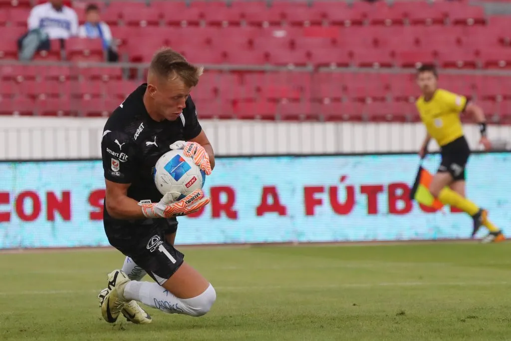 Vicente Bernedo lleva cinco partidos jugados por la Liga de Primera 2025. (Jonnathan Oyarzun/Photosport).