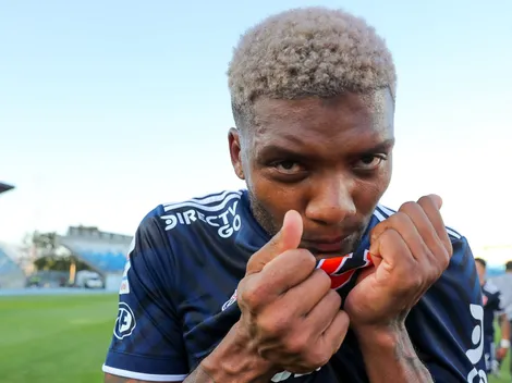 Con palo a Colo Colo: el especial saludo de la U a Junior Fernandes