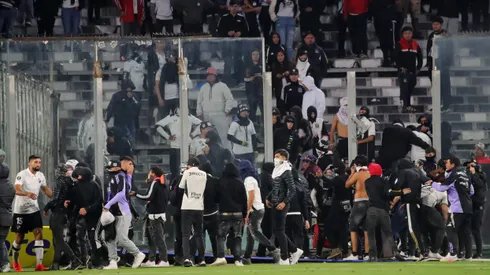Hinchas de Colo Colo suspendieron partido ante Fortaleza
