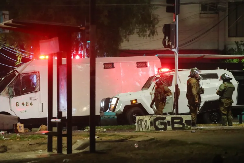 Dos hinchas de Colo Colo fallecieron afuera del Estadio Monumental y la ANFP intentó sacar provecho de ello. Foto: Photosport.