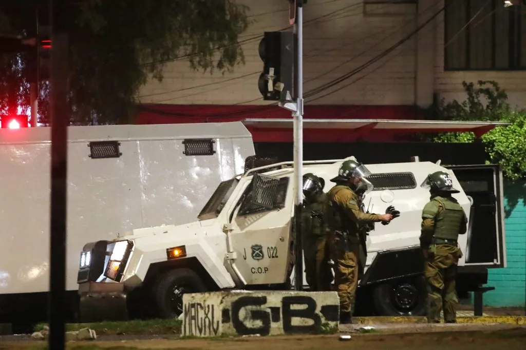 Carabineros cree que no están dadas las condiciones para que el Superclásico entre Colo Colo y Universidad de Chile se juegue este domingo. | Foto: Photosport.