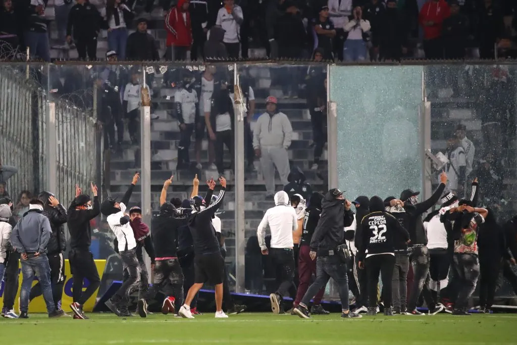 Los hinchas de Colo Colo dejaron una crisis de seguridad muy grave