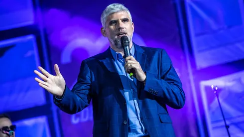 De Tezanos le pone punto final a Estadio Seguro.