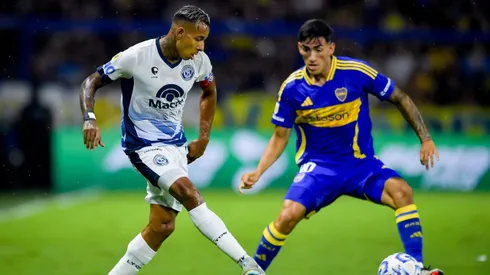 Sebastián Villa ante Boca en Independiente Rivadavia de Mendoza.