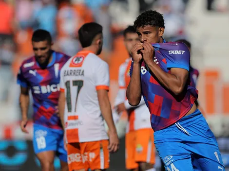 Con gol de chilena: la UC rescata un empate desde El Salvador