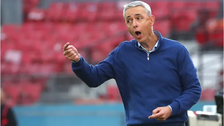 Tiago Nunes está muy discutido en los Cruzados.