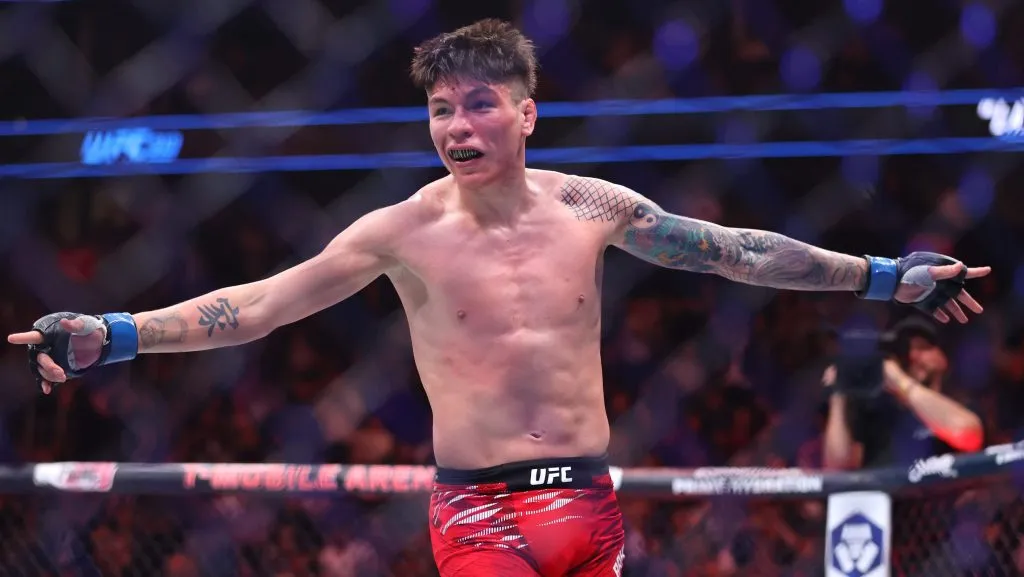 Ignacio Bahamondes va por un triunfo que puede valer oro en la UFC. Foto: Getty Images.