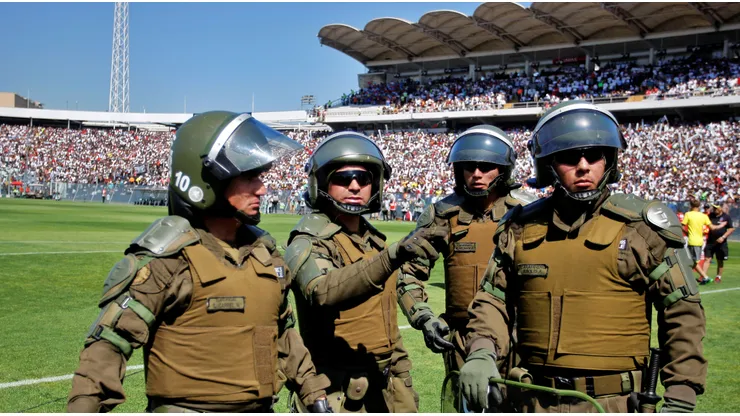 Los presidentes del fútbol chileno quieren a los Carabineros en los estadios.