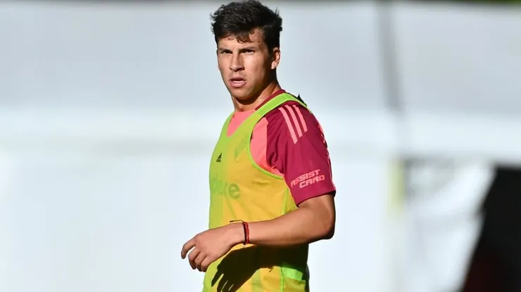 Gonzalo Tapia no la pasa bien en Argentina.
