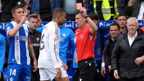 Roja para Mbappé en el Real Madrid.