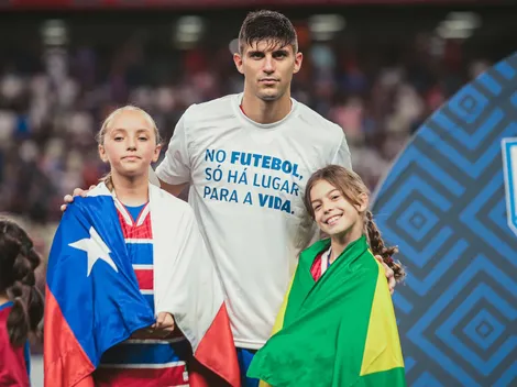 Homenaje de Kuscevic y Fortaleza a los hinchas de Colo Colo