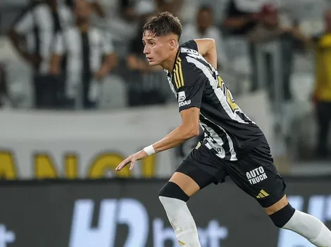 Iván Román recibe elogios y un preocupante aviso de su DT