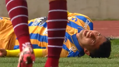 Joaquín Moya quedó así tras una disputa aérea con Andrés Zanini.