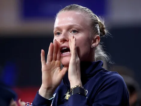 ¡Qué incómodo! Se queja del mal olor de su rival en pleno partido