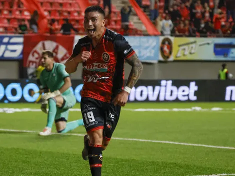 Tremenda extensión de contrato a goleador y revelación chilena
