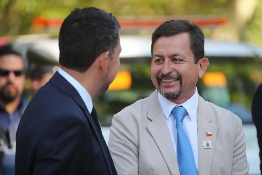 Eduardo Espinoza pidió favores y realizó promesas para la Garra Blanca, la barra brava de Colo Colo. | Foto: Aton.