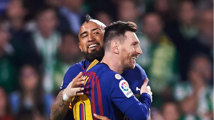 Tevez puede juntar a Vidal con Messi en su despedida del fútbol