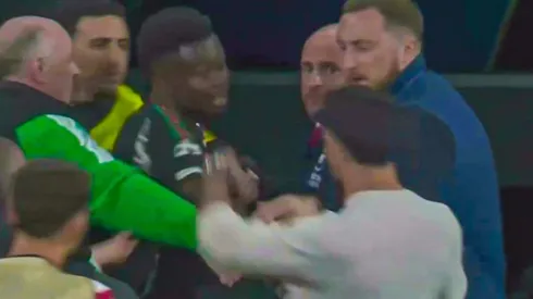 Bukayo Saka y Dani Carvajal protagonizaron un tenso momento.