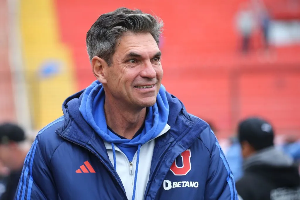 Mauricio Pellegrino criticó muchas veces que tenía que responder temas por la dirigencia. Foto: Javier Salvo/Photosport