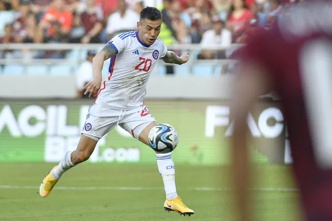 Charles Aránguiz ha jugado 103 partidos con la camiseta de la selección chilena. | Foto: Photosport.