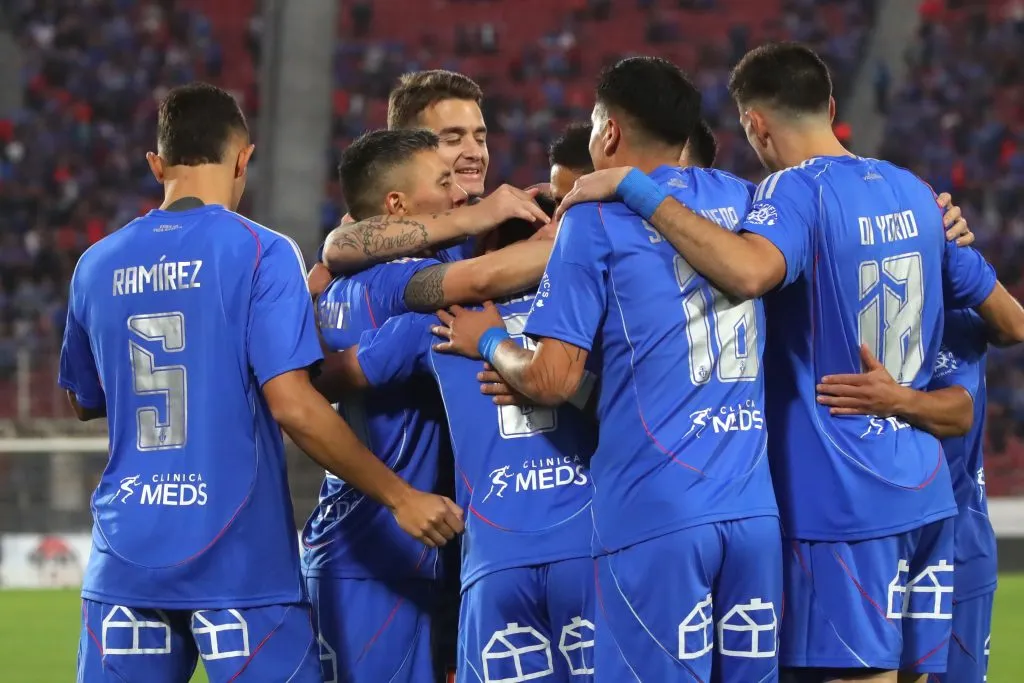 Lucas di Yorio se lesionó en el primer tiempo. Foto: Jonnathan Oyarzun/Photosport