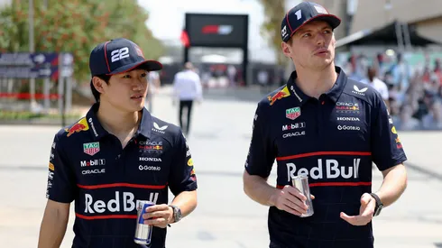 Yuki Tsunoda y Max Verstappen