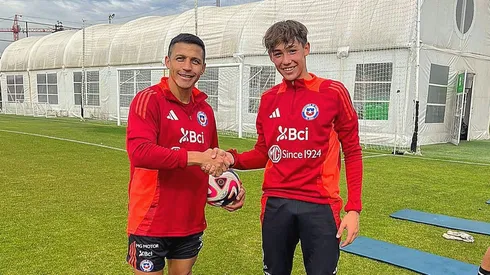 La recordada postal de Alexis y su pichón.