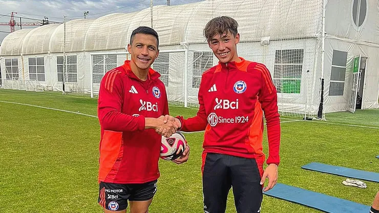 La recordada postal de Alexis y su pichón.