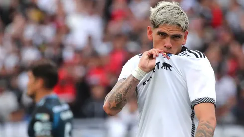 Carlos Palacios no se olvida de Colo Colo en Argentina.