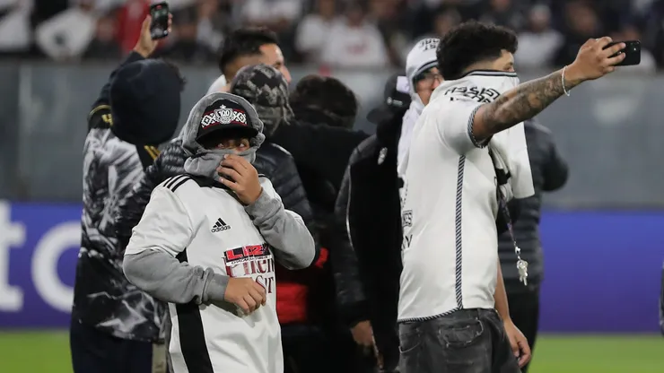 Se reveló la identidad de 11 hinchas de Colo Colo que invadieron la cancha del Monumental.