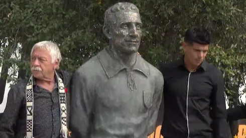 David Arellano tiene su nueva estatua en el Monumental de Colo Colo.