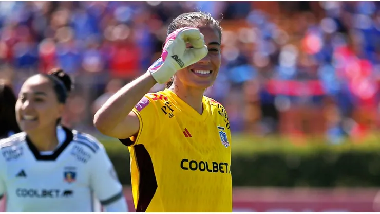Ryann Torrero está usando una nueva camiseta en el Superclásico femenino.
