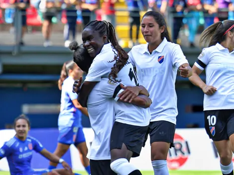 ¡Colo Colo celebra su centenario humillando 4-0 a la U!