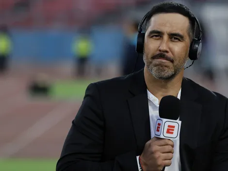 Hinchas de Colo Colo se molestan con Claudio Bravo en el Centenario