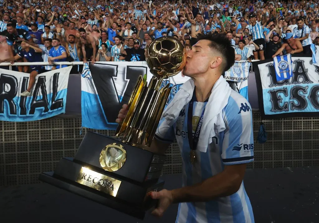 Facundo Mura celebra la Recopa Sudamericana. (Wagner Meier/Getty Images).