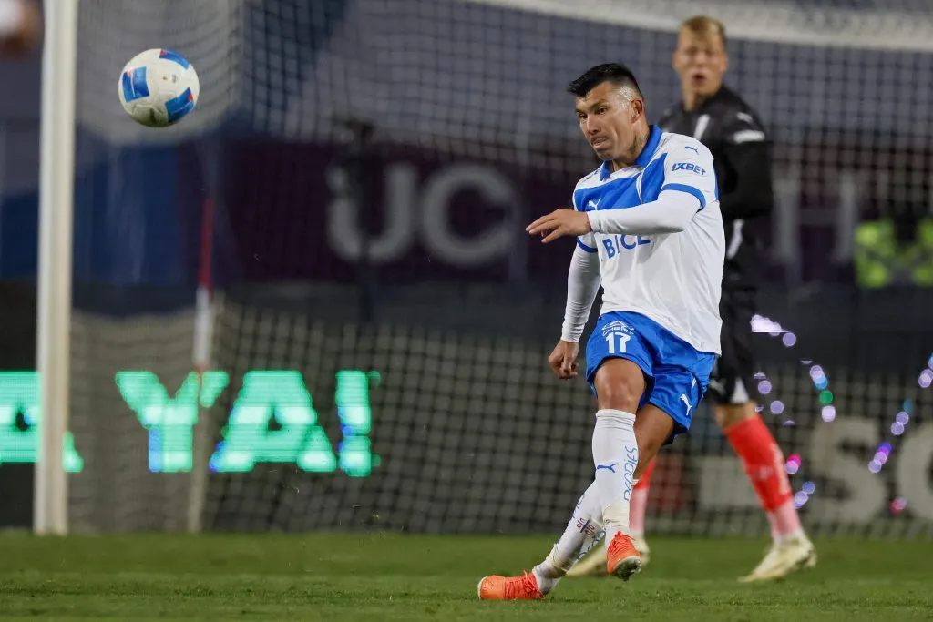 Gary Medel jugó ante Deportes Limache | Photosport