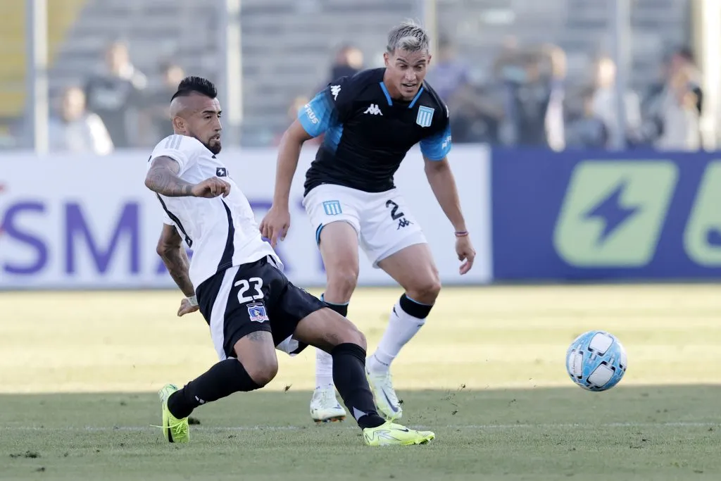 Arturo Vidal se la jugó con prometer al mejor Colo Colo ante Racing. Foto: Photosport.