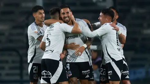 Colo Colo juega sin público contra Racing y necesita una victoria para aumentar sus chances de clasificación en la Copa Libertadores.
