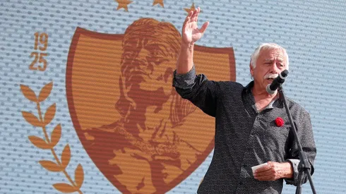 Carlos Caszely dice que su rol en Colo Colo lo ha ayudado mucho