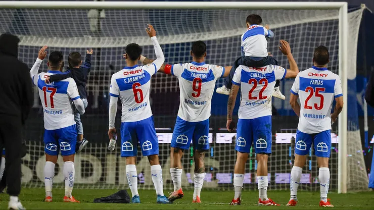 Los jugadores de la UC celebrando la victoria ante Limache.