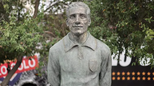 Colo Colo inauguró la estatua de David Arellano
