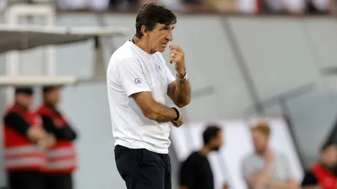 Gustavo Costas sufrió una dura derrota ante el Cacique dirigiendo en Chile.