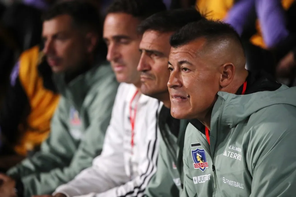 Jorge Almirón fue cuestionado por Johnny Herrera. Foto: Jonnathan Oyarzun/Photosport