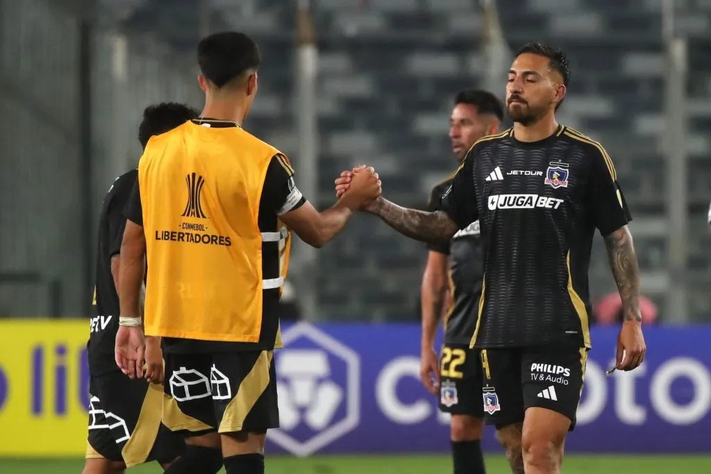 Javier Correa tras la paridad ante Racing. (Jonnathan Oyarzun/Photosport).