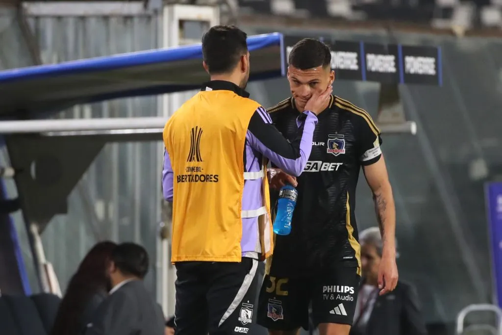Lucas Cepeda no entendía nada cuando lo sacaron ante Racing. (Jonnathan Oyarzun/Photosport).