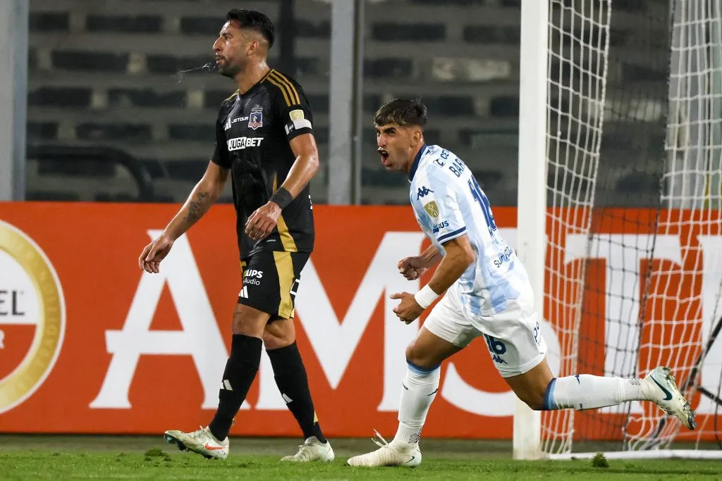 Martín Barrios celebró así el gol que le anotó a Racing Club. (Andres Pina/Photosport).