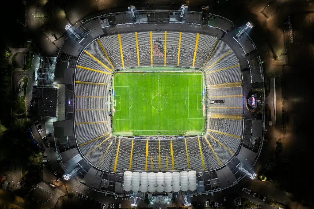 Colo Colo no podrá jugar con aforo completo luego de los incidentes ante Fortaleza. Foto: Photosport.